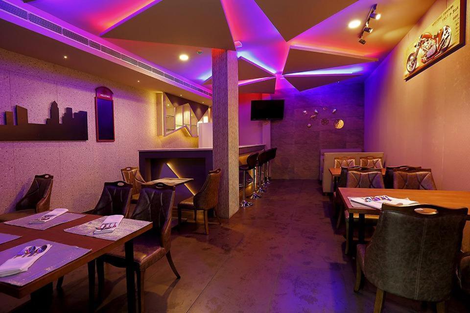 Hotel New York Square Kottayam Ngoại thất bức ảnh