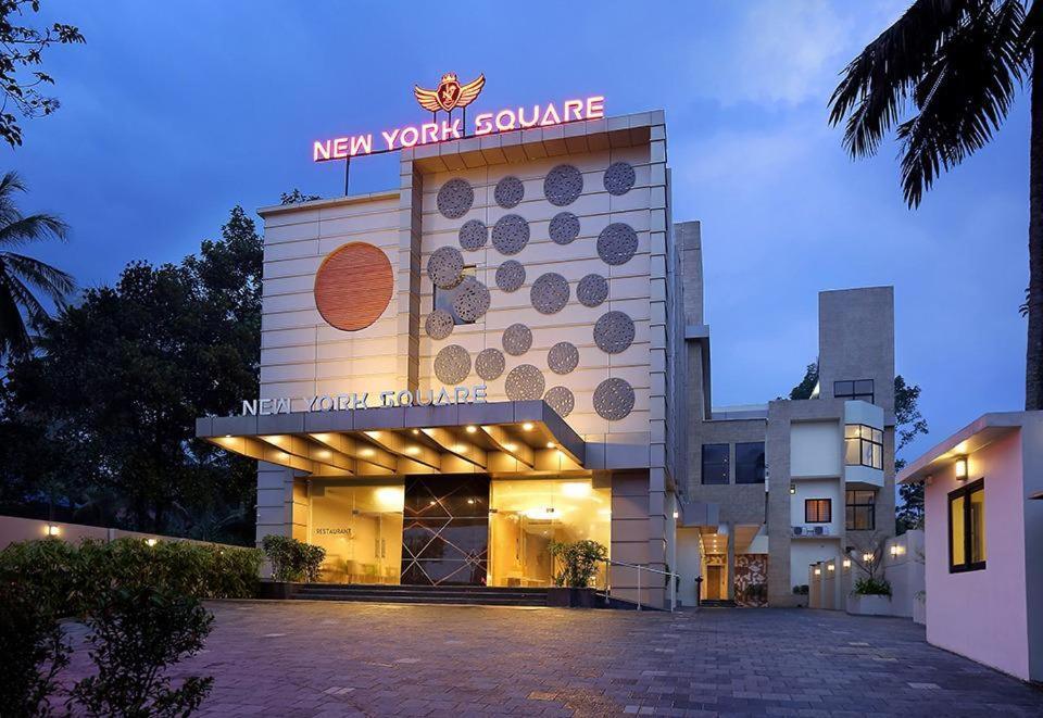 Hotel New York Square Kottayam Ngoại thất bức ảnh