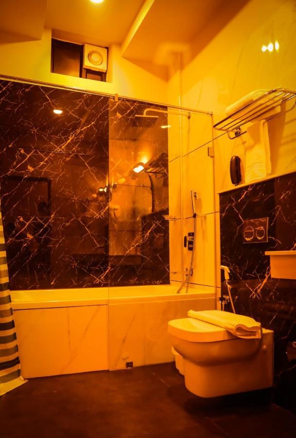 Hotel New York Square Kottayam Ngoại thất bức ảnh