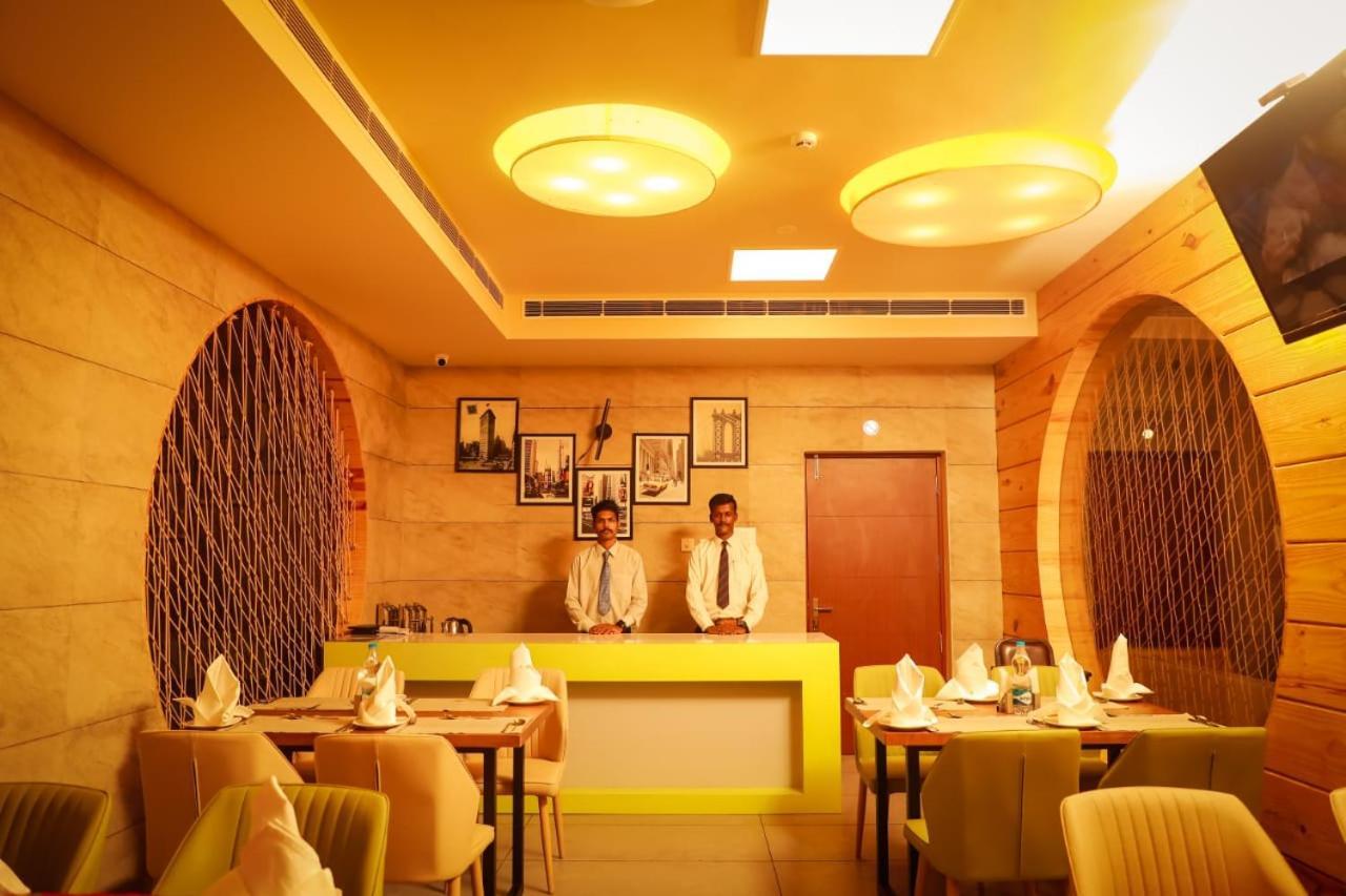 Hotel New York Square Kottayam Ngoại thất bức ảnh